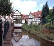 Diemel im Huemme, im Hintergrund Fachwerkhäuser