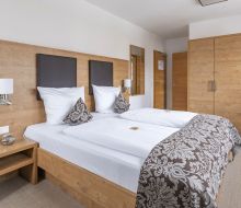 Doppelbett im Zimmer im Hotel ten Hoopen Warburg-Germete