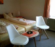 St&uuml;hle im Schlafzimmer Ferienhaus Biedermann